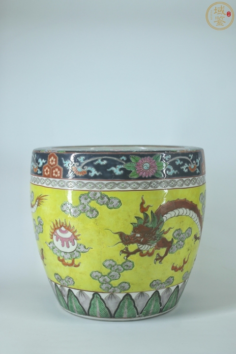 古玩陶瓷黃地彩繪龍紋缸真品鑒賞圖