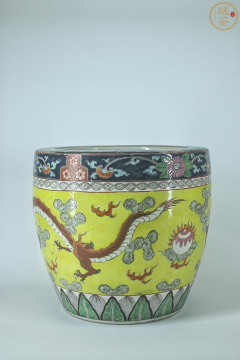 古玩陶瓷黃地彩繪龍紋缸真品鑒賞圖