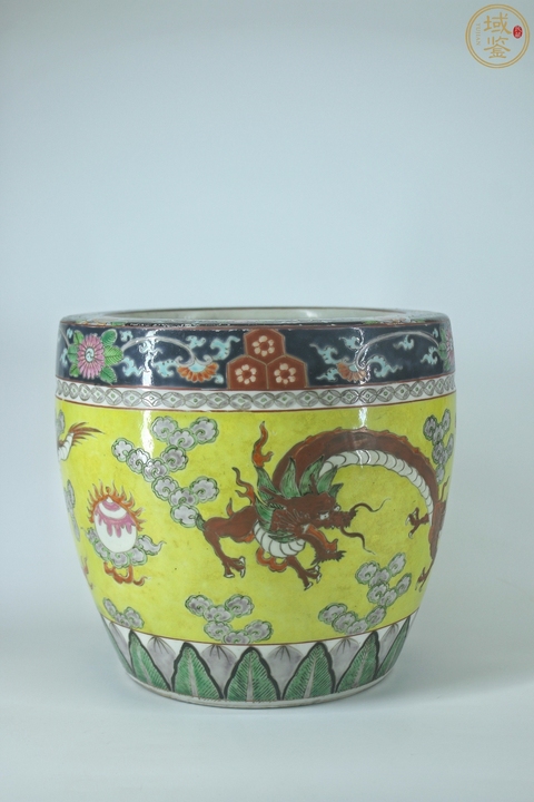 古玩陶瓷黃地彩繪龍紋缸真品鑒賞圖