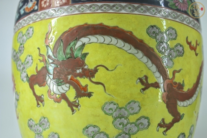 古玩陶瓷黃地彩繪龍紋缸真品鑒賞圖