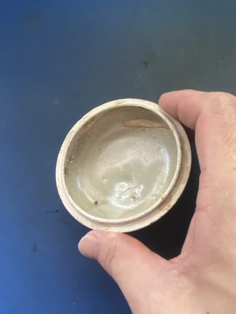 古玩陶瓷紅綠彩花卉紋粉盒真品鑒賞圖