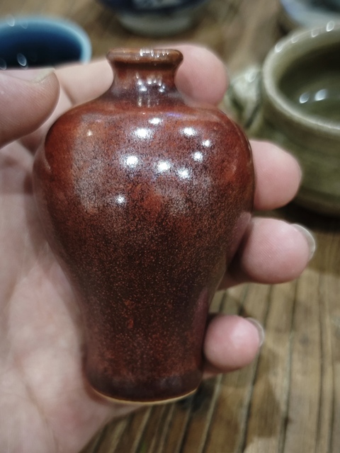 古玩陶瓷紅釉梅瓶式鼻煙壺真品鑒賞圖