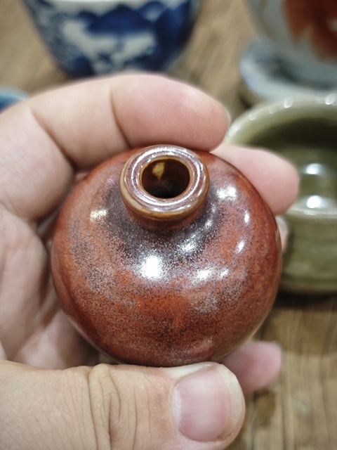 古玩陶瓷紅釉梅瓶式鼻煙壺真品鑒賞圖