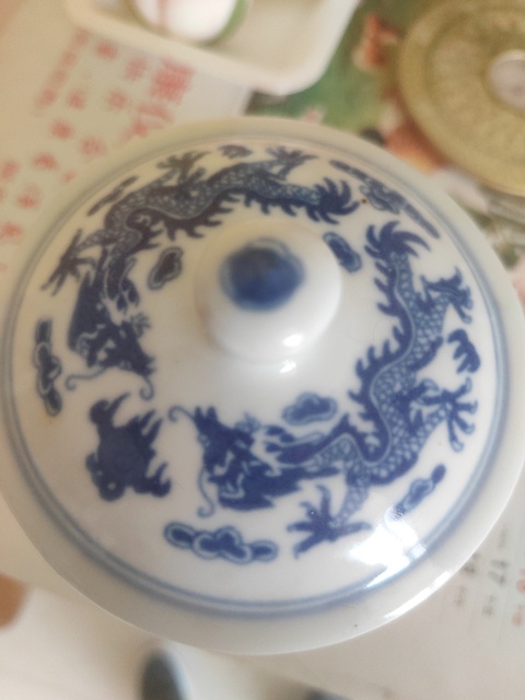 古玩陶瓷龍紋執(zhí)杯真品鑒賞圖