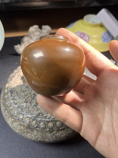 古玩陶瓷紫金釉小罐真品鑒賞圖