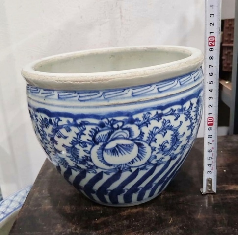 古玩陶瓷清中晚期青花纏枝花卉紋卷缸拍賣，當(dāng)前價格1680元
