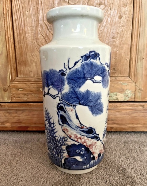 古玩陶瓷青花釉里紅歲寒三友圖盤口瓶真品鑒賞圖