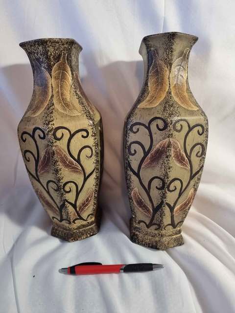 古玩陶瓷黑陶帶彩六方瓶一對真品鑒賞圖