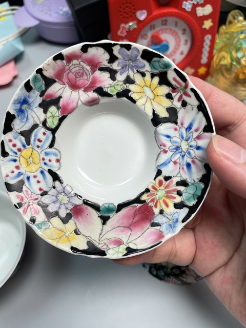 古玩陶瓷墨地粉彩百花蓋碗真品鑒賞圖