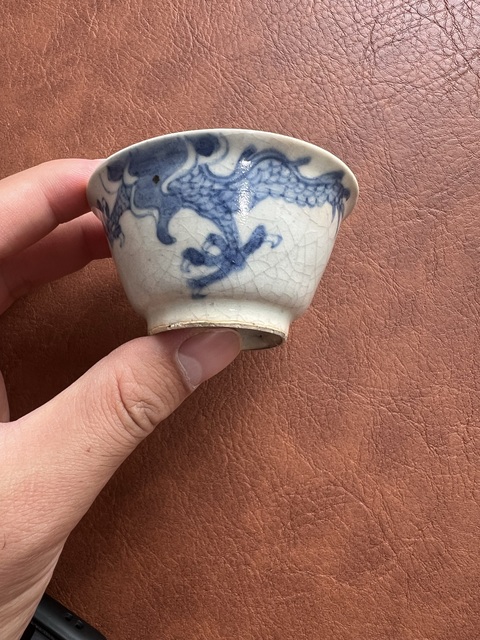 古玩陶瓷過墻龍紋青花煨瓷杯真品鑒賞圖