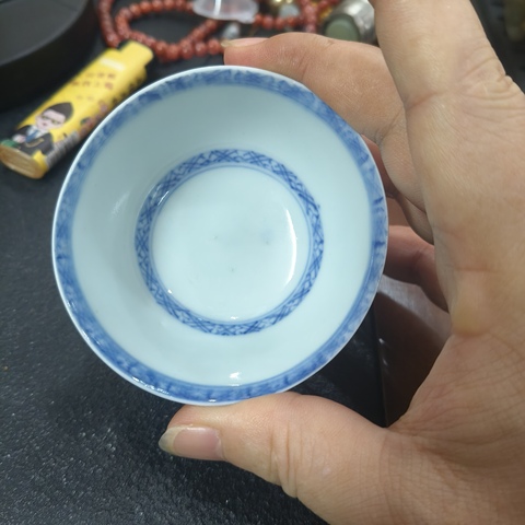 古玩陶瓷青花壽松圖茶杯真品鑒賞圖