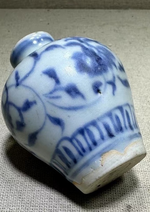 古玩陶瓷青花纏枝花卉罐真品鑒賞圖