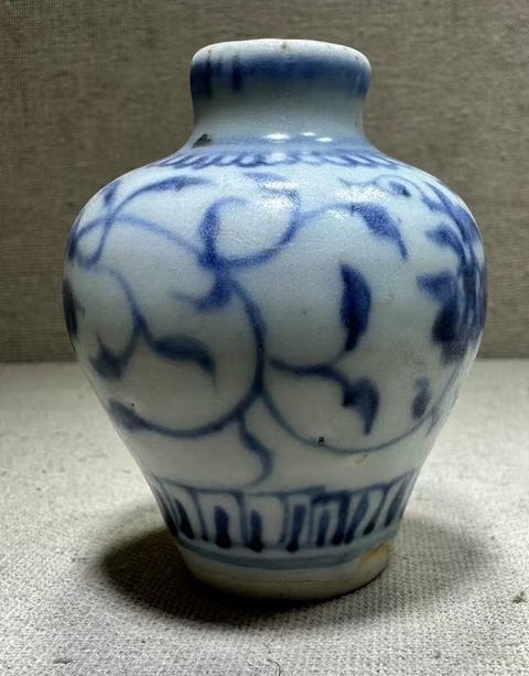 古玩陶瓷青花纏枝花卉罐真品鑒賞圖