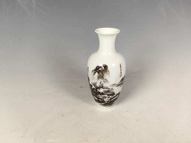 古玩陶瓷民國(guó)墨彩風(fēng)景山水小觀音瓶真品鑒賞圖