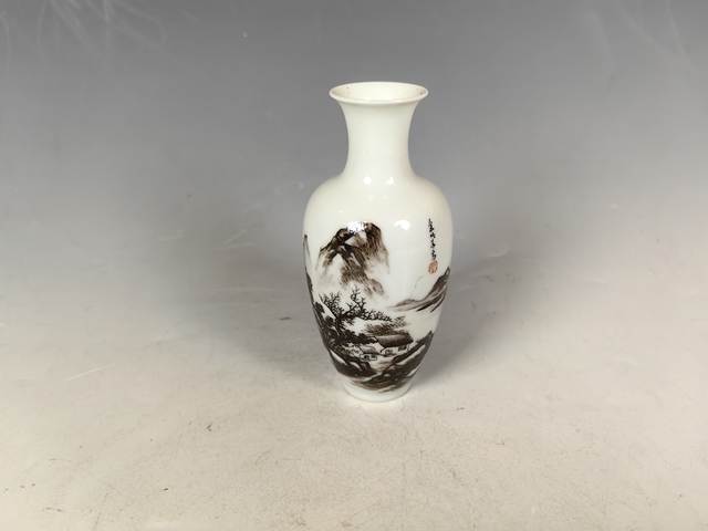 古玩陶瓷民國(guó)墨彩風(fēng)景山水小觀音瓶真品鑒賞圖