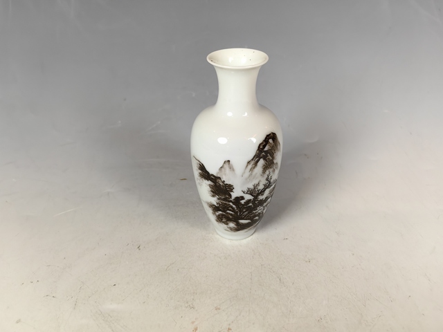 古玩陶瓷民國(guó)墨彩風(fēng)景山水小觀音瓶真品鑒賞圖