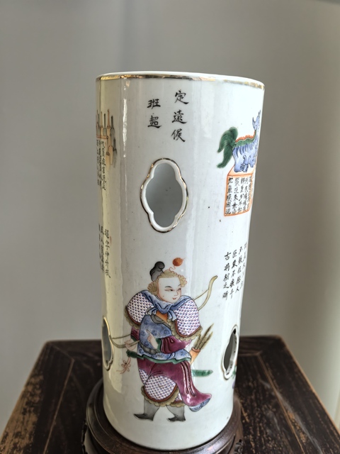 古玩陶瓷無雙譜粉彩帽筒真品鑒賞圖