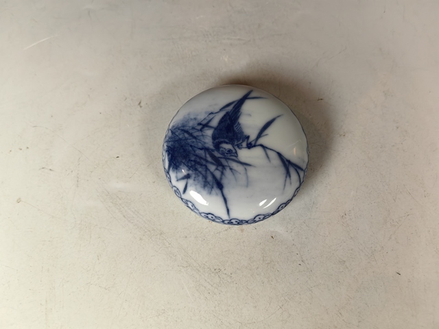 古玩陶瓷民國翠鳥青花文房印泥盒真品鑒賞圖