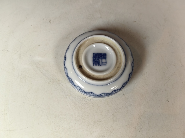 古玩陶瓷民國翠鳥青花文房印泥盒真品鑒賞圖