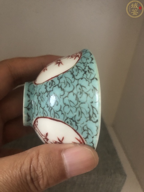 古玩陶瓷民國松石綠礬紅杯真品鑒賞圖