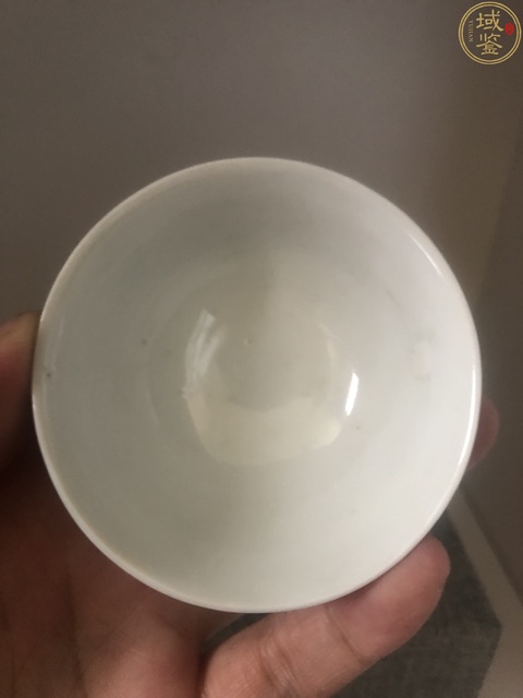 古玩陶瓷民國松石綠礬紅杯真品鑒賞圖