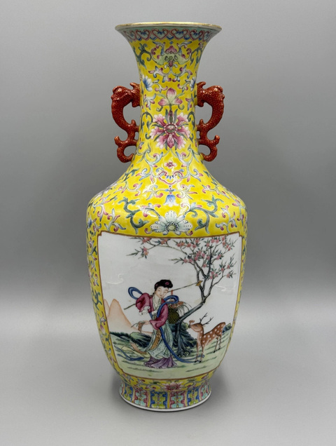 古玩陶瓷黃地開光粉彩人物故事紋撇口瓶真品鑒賞圖