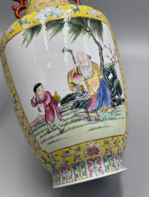 古玩陶瓷黃地開光粉彩人物故事紋撇口瓶真品鑒賞圖