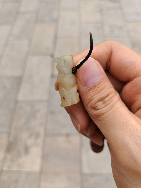 古玩玉器和田玉童子帽花真品鑒賞圖