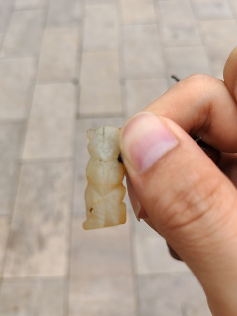 古玩玉器和田玉童子帽花真品鑒賞圖