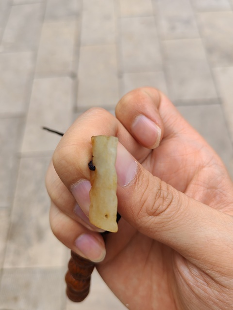 古玩玉器和田玉童子帽花真品鑒賞圖