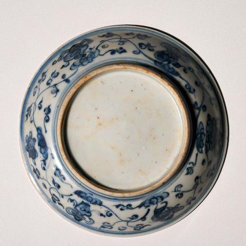 古玩陶瓷青花纏枝花卉紋盤真品鑒賞圖