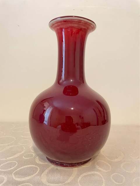 古玩陶瓷紅釉瓶真品鑒賞圖