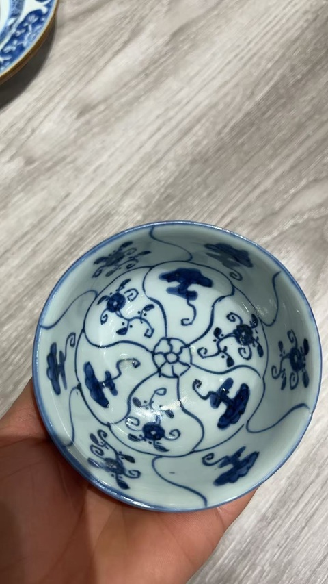 古玩陶瓷清 雍正如意靈芝紋壓手杯拍賣，當前價格2000元