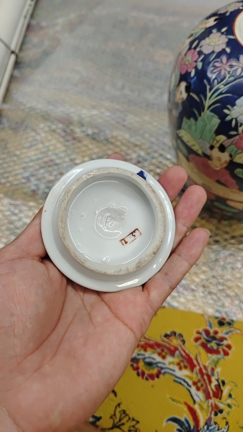 古玩陶瓷粉彩人物故事紋蓋罐真品鑒賞圖