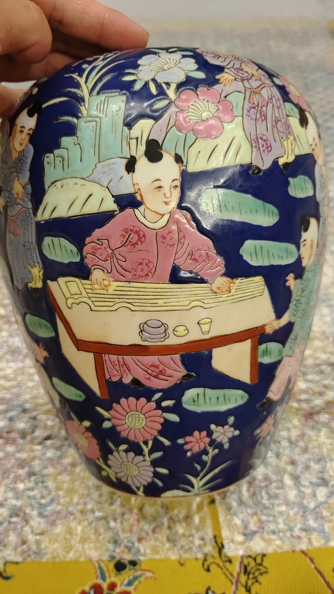 古玩陶瓷粉彩人物故事紋蓋罐真品鑒賞圖