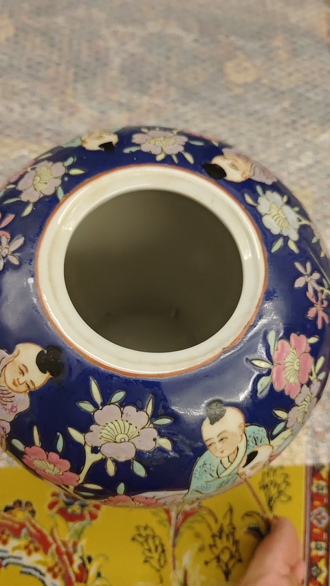 古玩陶瓷粉彩人物故事紋蓋罐真品鑒賞圖