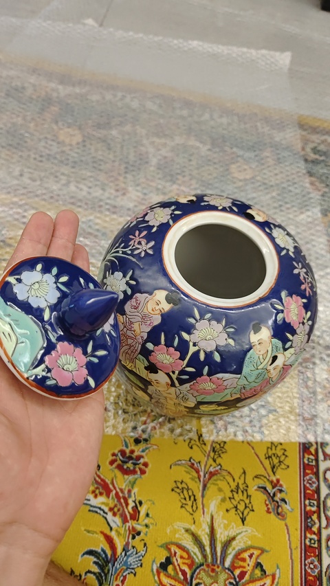 古玩陶瓷粉彩人物故事紋蓋罐真品鑒賞圖