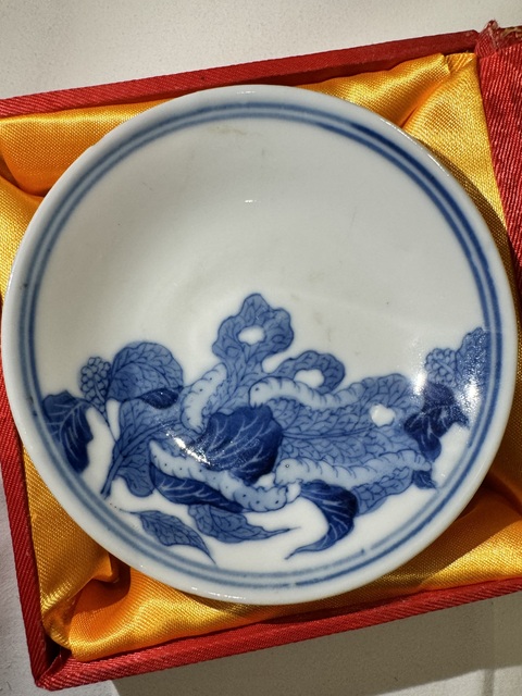 古玩陶瓷民國青花蠶食圖碟真品鑒賞圖