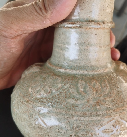古玩陶瓷影青印花瓶真品鑒賞圖