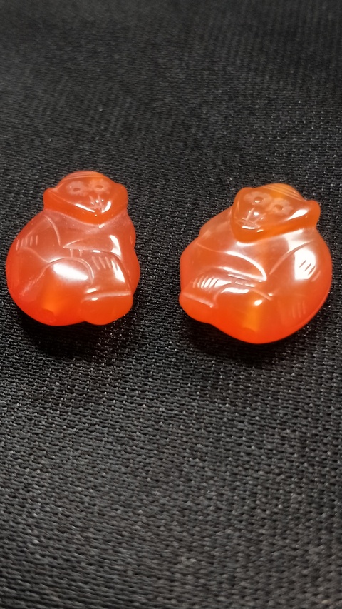 古玩玉器紅瑪瑙雕“猴墜”真品鑒賞圖