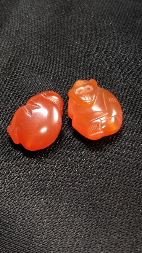古玩玉器紅瑪瑙雕“猴墜”真品鑒賞圖