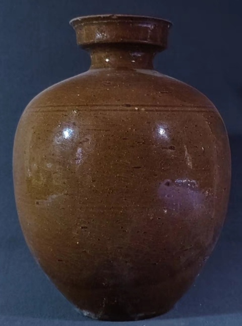 古玩陶瓷兩晉時期盤口瓶拍賣,當前價格1800元