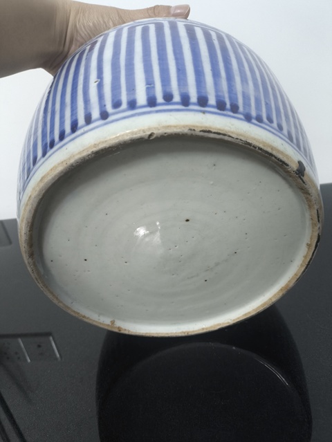 古玩陶瓷青花纏枝花卉紋獅耳壺真品鑒賞圖