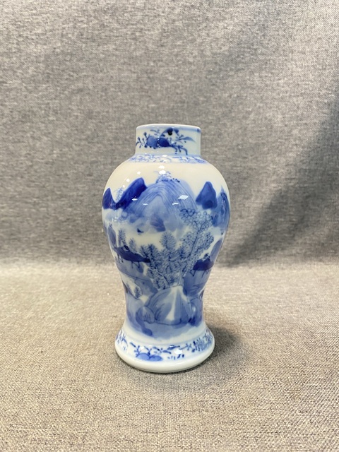 古玩陶瓷晚清青花瓶真品鑒賞圖
