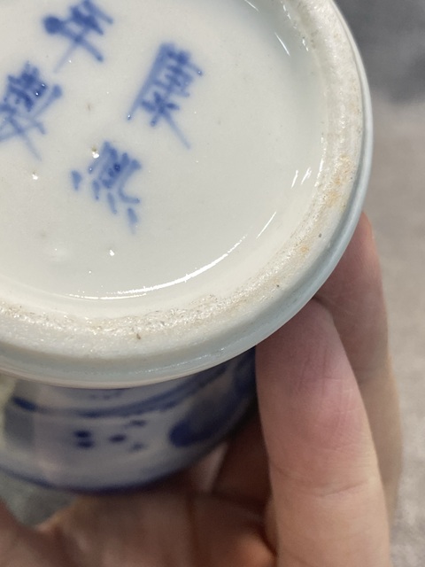 古玩陶瓷晚清青花瓶真品鑒賞圖