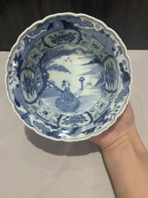 古玩陶瓷青花花口折沿碗真品鑒賞圖
