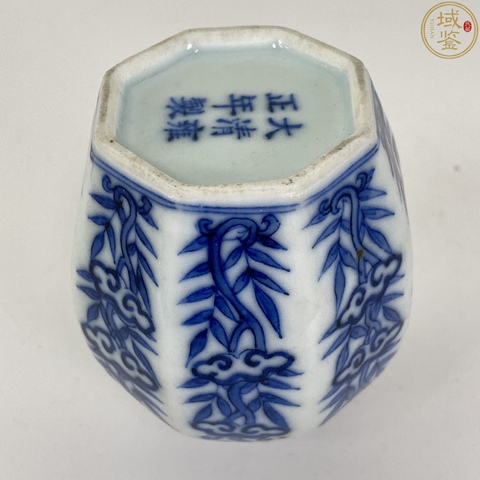 古玩陶瓷青花靈芝花卉紋八方罐真品鑒賞圖
