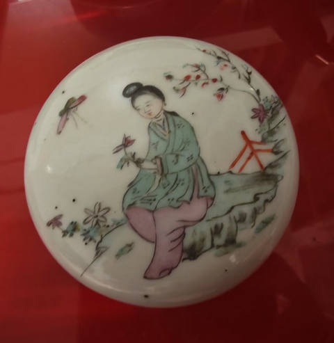 古玩陶瓷民國(guó)粉彩仕女印泥盒真品鑒賞圖