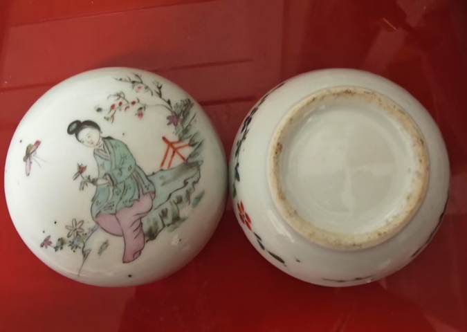 古玩陶瓷民國(guó)粉彩仕女印泥盒真品鑒賞圖