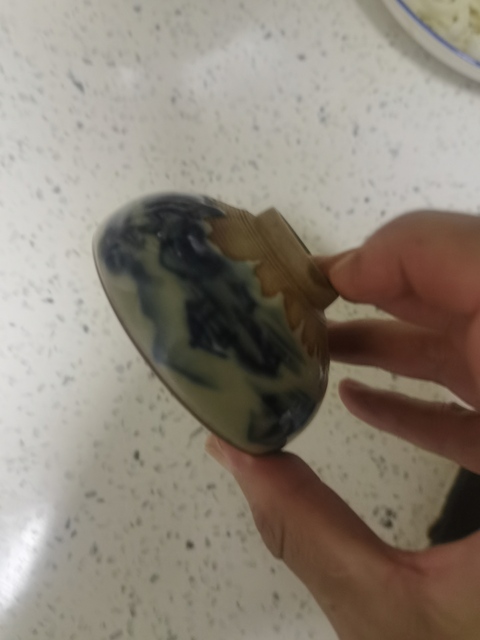 古玩陶瓷貢陶款青花杯真品鑒賞圖